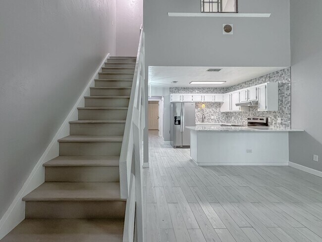 Building Photo - MODERN! Walk to FSU 2/2 w/ Marble Counters, Stainless Steel Appliances, & Privacy Fenced Yard! Av...