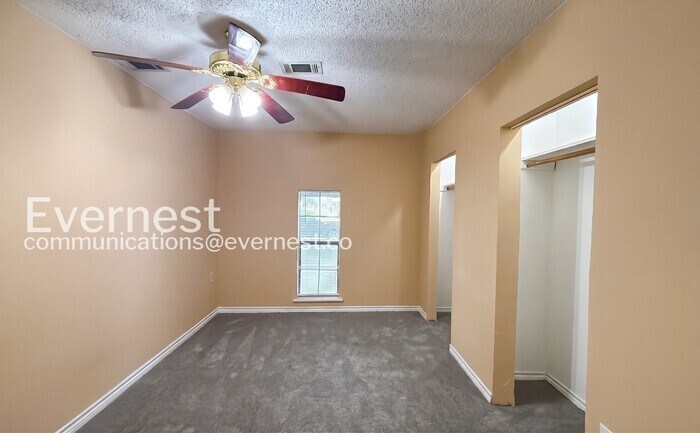 Building Photo - 5405 Shirley St