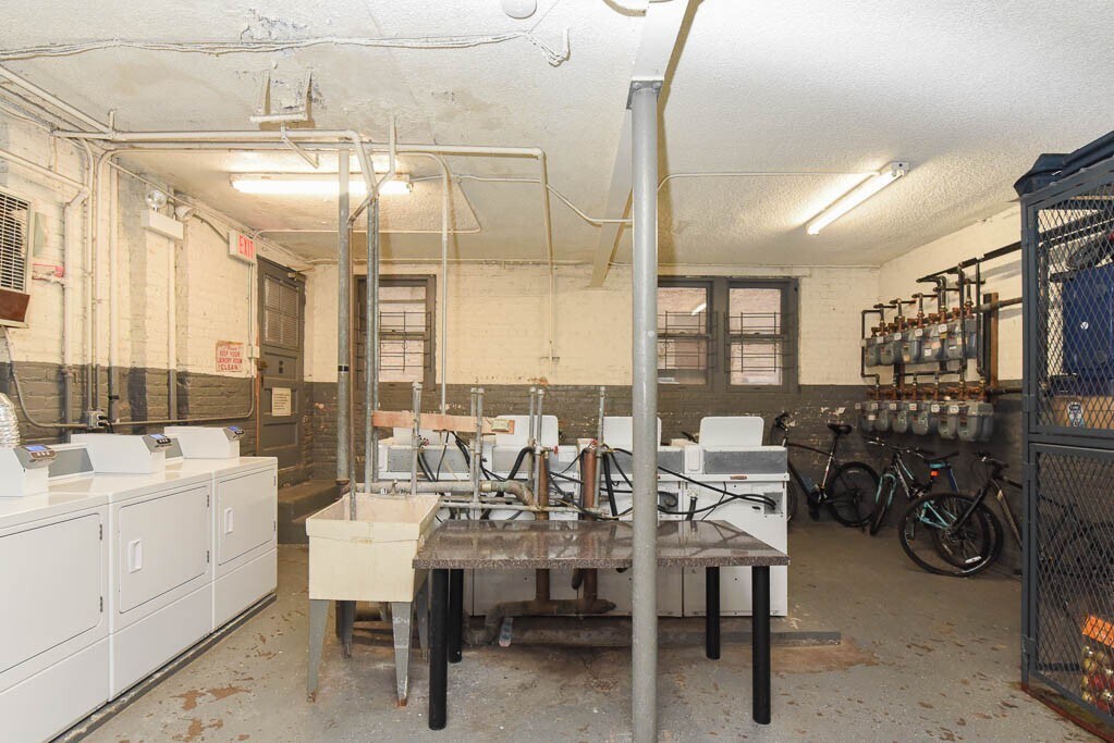 Building Photo - 3526 N Racine Ave