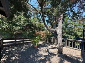 Building Photo - Expansive House in the Monclair Village, Q...