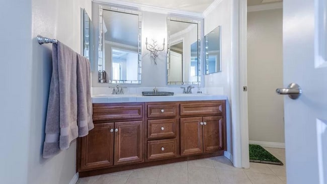 Building Photo - 4346 Tradewinds- MFR