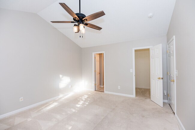 Building Photo - Charming 3Bed/2Bath house with 1 car garage in Greensboro