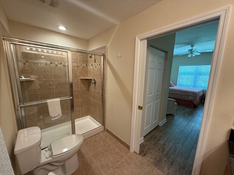 Building Photo - 468 Bouchelle Dr