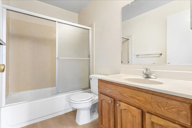 Building Photo - 2228 Lincoln Ave