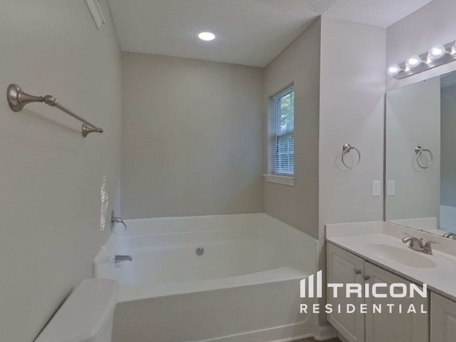 Building Photo - 9101 Mentmore Ct