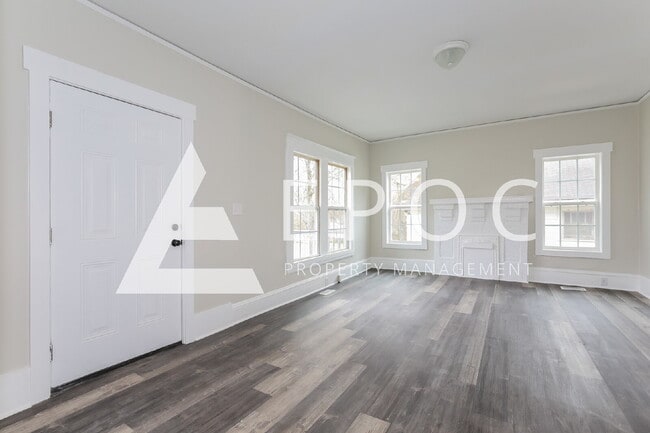 Building Photo - 638 Wesley Dr