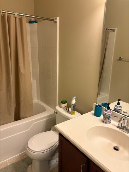 Building Photo - 509 Durants Neck Ln