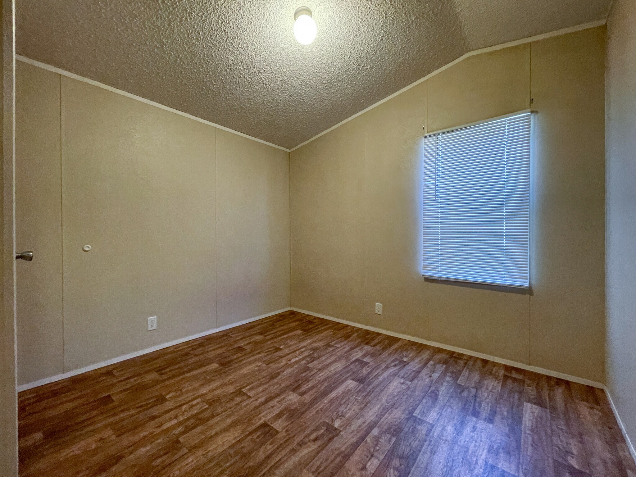 Building Photo - 436 Daybreak St