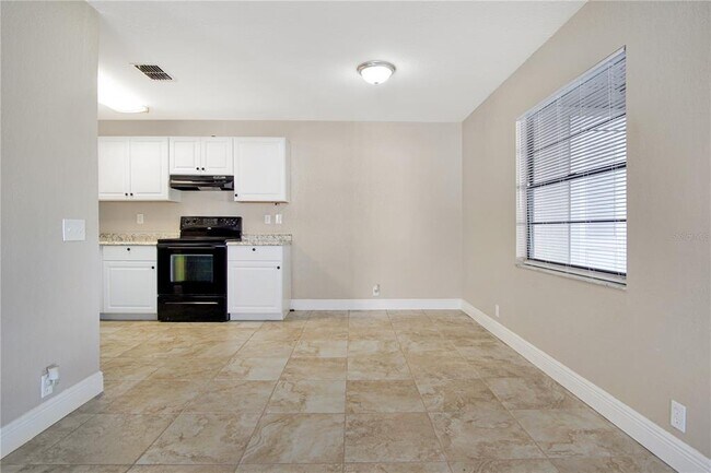 Building Photo - 5605 Struthers Ct