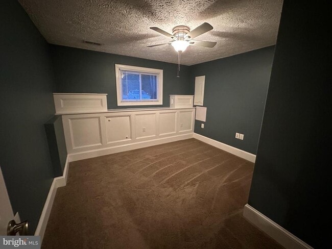 Building Photo - 502 Greenhill Ct