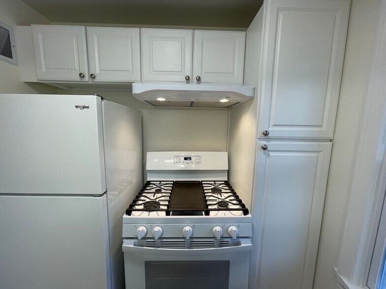 Building Photo - 2059 12th St