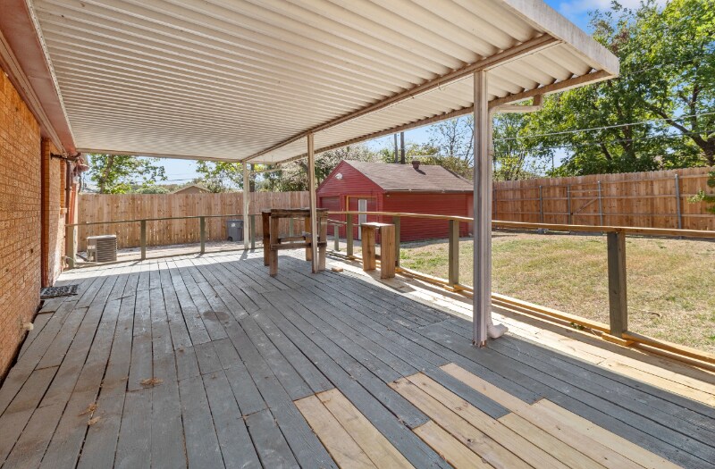 Building Photo - 10911 Visalia Dr