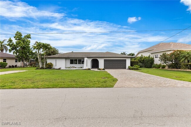 Building Photo - 1041 N Waterway Dr