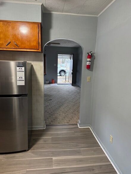 Building Photo - 2121 Cherry Ave