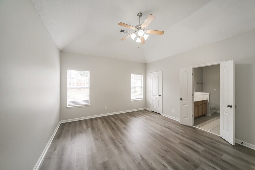 Building Photo - 1014 Cassabella Cove