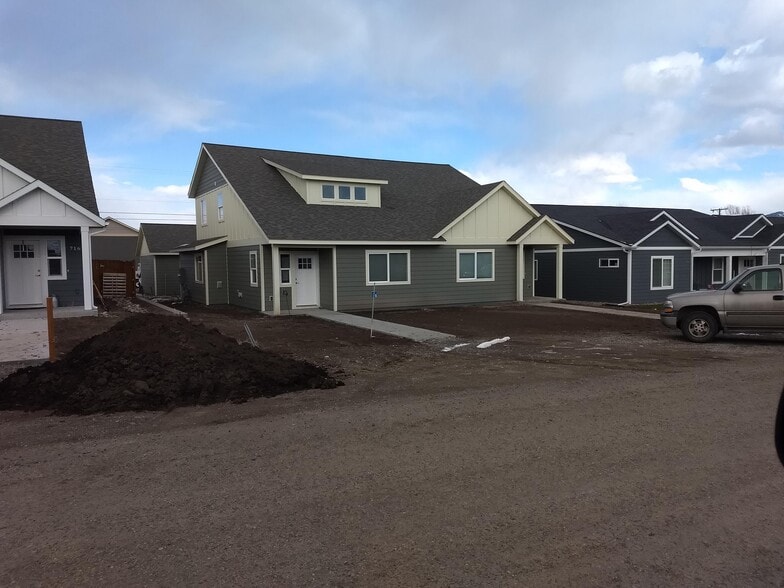 Landscaping is now complete - 712 N 12th St