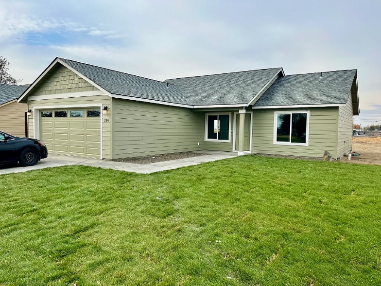 Primary Photo - 216 E Montmorency Blvd