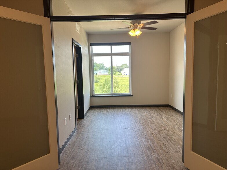 Building Photo - 950 Commercial St