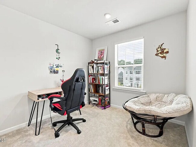 Building Photo - Lease OR Lease to Own