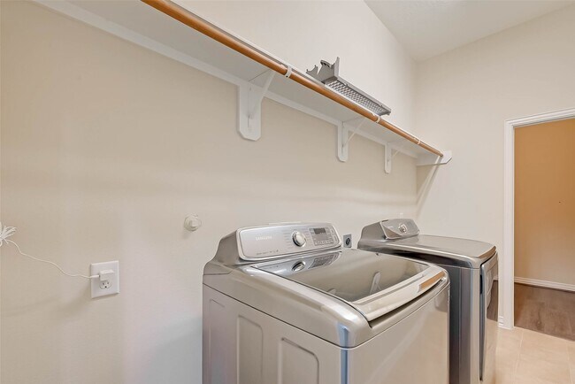 Building Photo - 24922 Florina Ranch Dr