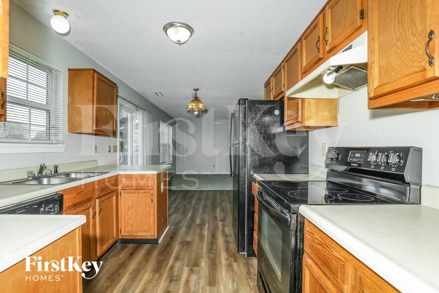 Building Photo - 8813 Brassport Cir