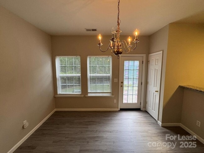 Building Photo - 2184 Winthrop Chase Dr