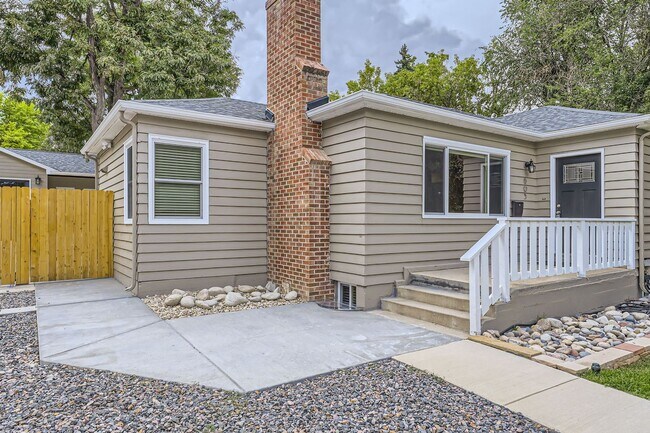 Building Photo - Wonderful West Old Town Home! A must see! ...