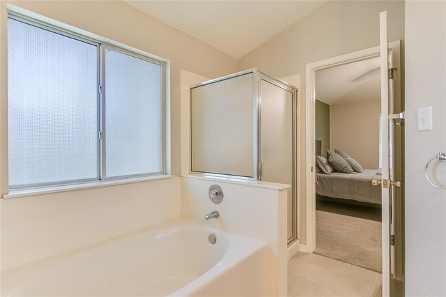 Building Photo - 1301 Canna Lily Ln