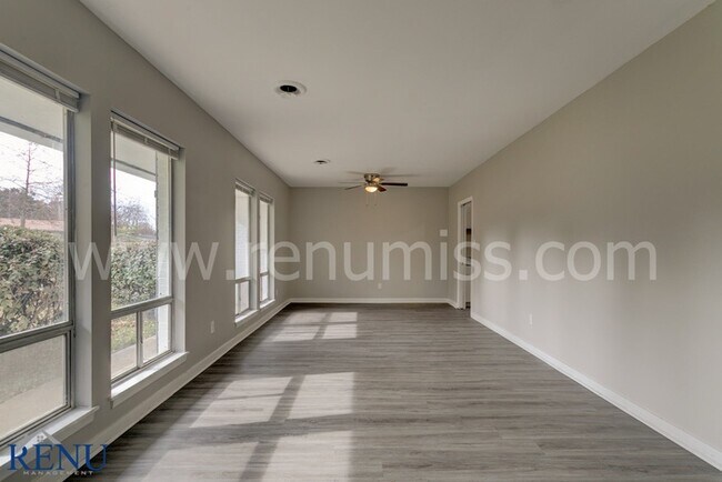 Building Photo - $0 APPLICATION FEE!!!