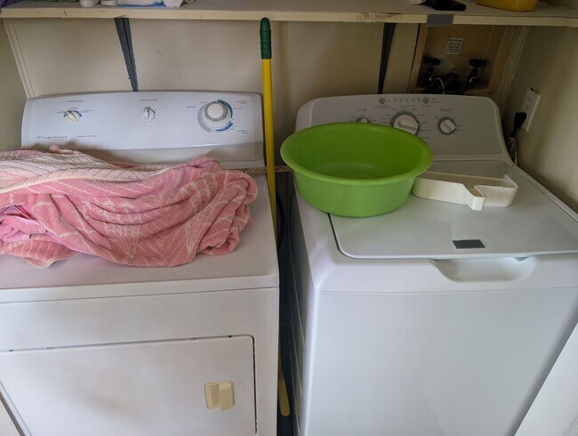 Building Photo - 1019 Riser Rd