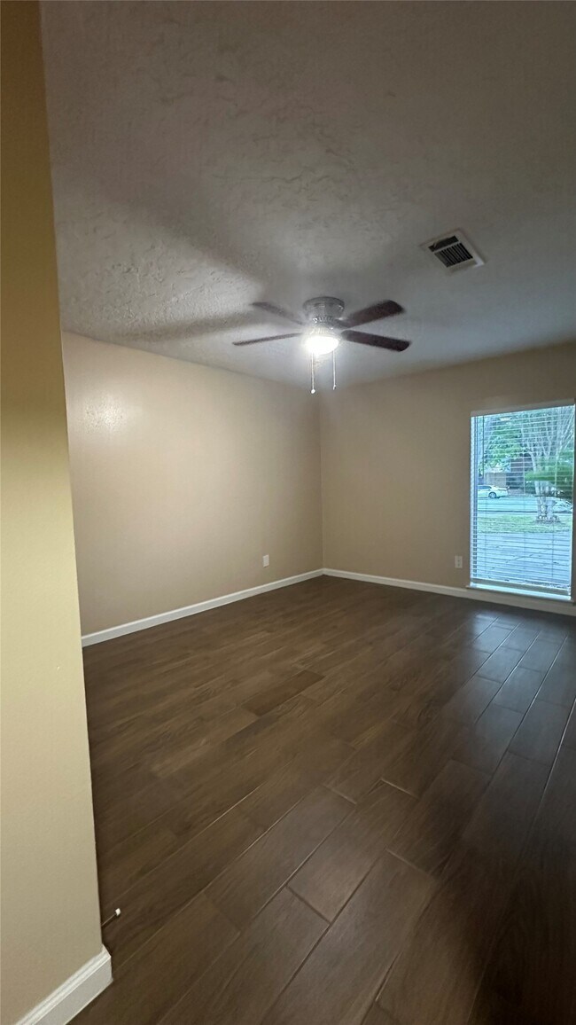 Building Photo - 11503 Briar Forest Dr