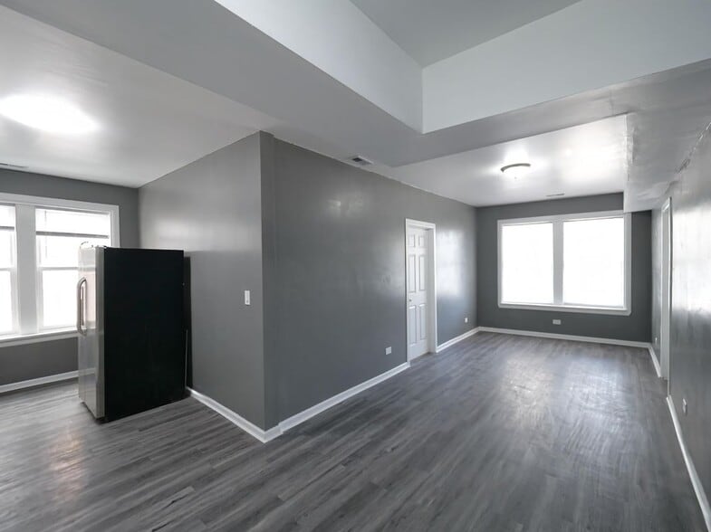 Building Photo - 346 N Laramie Ave