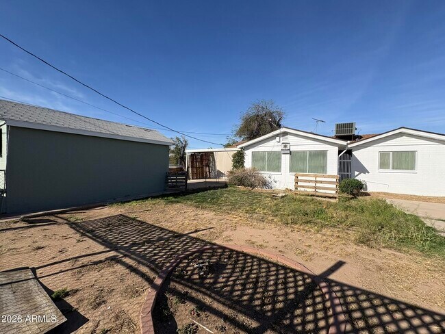 Building Photo - 12819 N 111th Dr