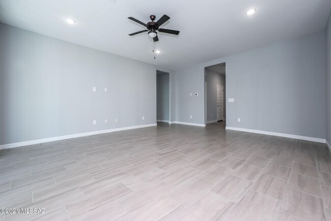 Building Photo - 12312 N Miller Canyon Ct