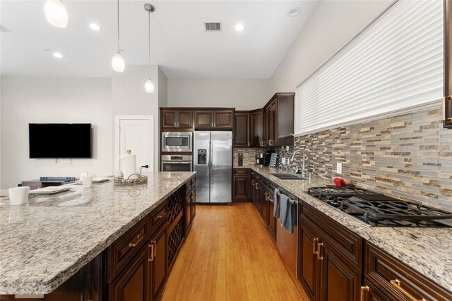 Building Photo - 3802 Lovejoy St