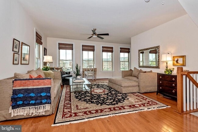 Building Photo - 9124 Kenway Ln