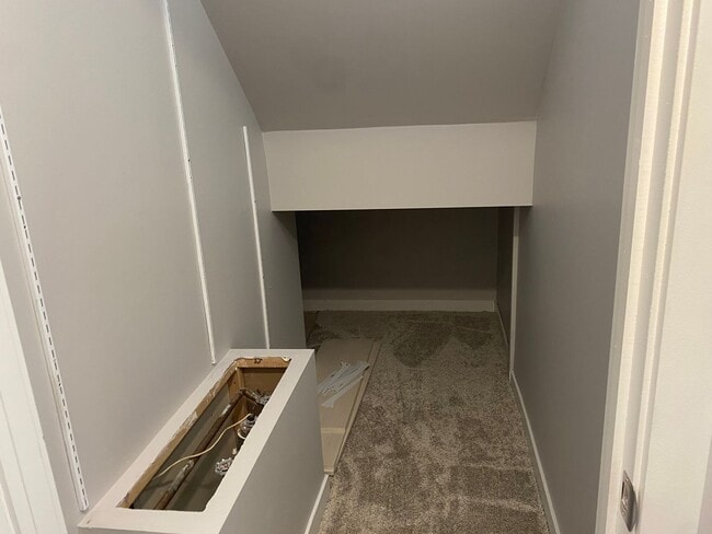 Building Photo - Spacious 5-Bedroom Home on Quiet Cul-de-Sac – Northeast Grand Rapids – Pet Friendly!