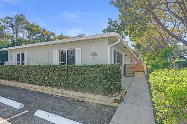 Building Photo - 920 SW 28th St