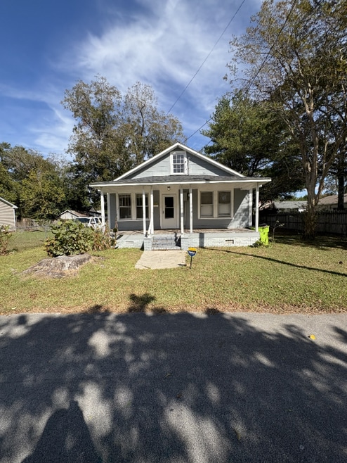 Building Photo - 1806 Greensboro St