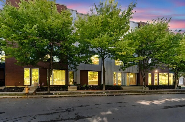 Building Photo - 801 N 6th St