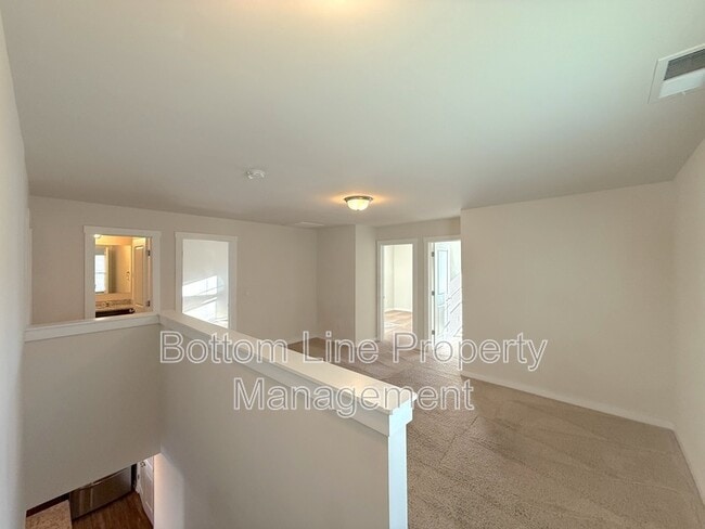 Building Photo - 706 Anglin Forest Way