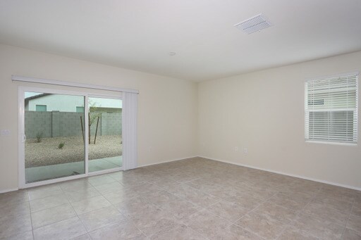 Building Photo - Newer DR Horton home in Heartland in Coolidge