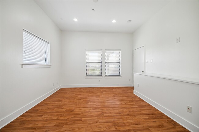 Building Photo - 1316 Welch St