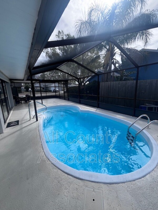 Building Photo - 8302 Matthew Dr