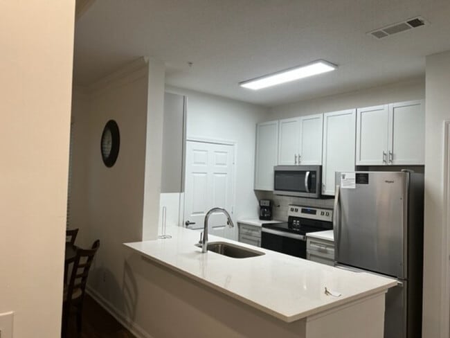 Building Photo - 32000 Gardner Dr