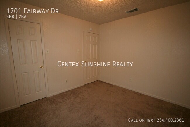 Building Photo - 1701 Fairway Dr