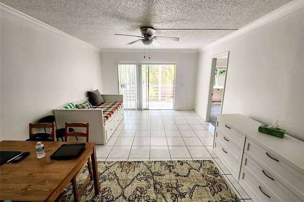 Building Photo - 1638 Embassy Dr