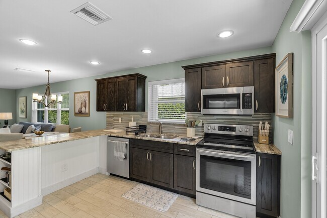 Building Photo - 925 Turtle Cove Ln