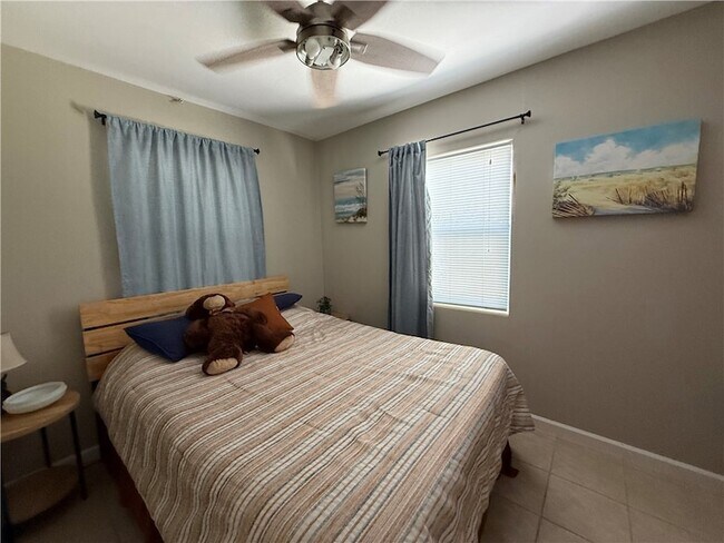 Building Photo - 2159 10th Ave