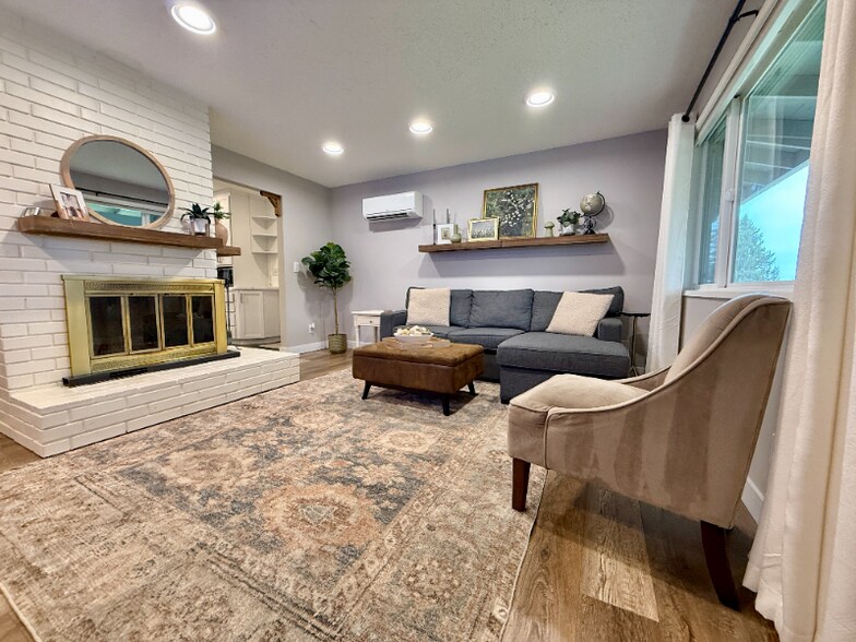 Building Photo - 14355 SW 114th Ave